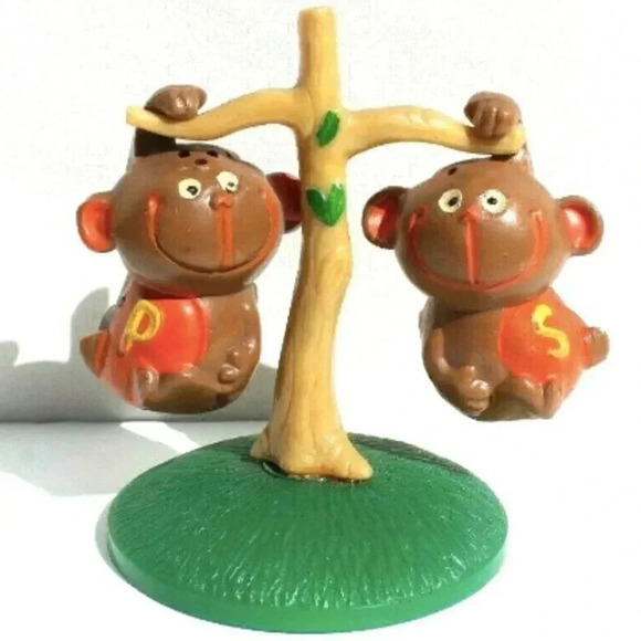 Vintage Plastic Monkeys Swinging In the Tree Sale and Pepper Decor Hong Kong - Picture 1 of 4